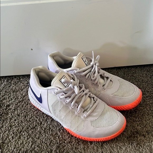 Nike
Flare 2 Hard Court Shoe 7.5 - Picture 1 of 8